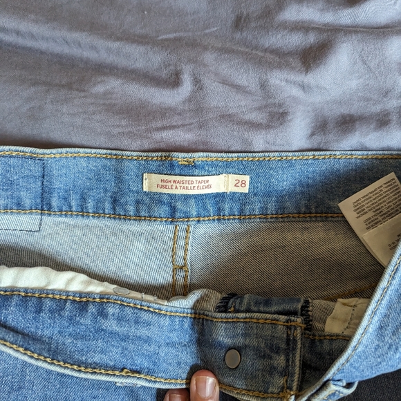 Levi's High Waist Taper Mom Jeans - Picture 5 of 8